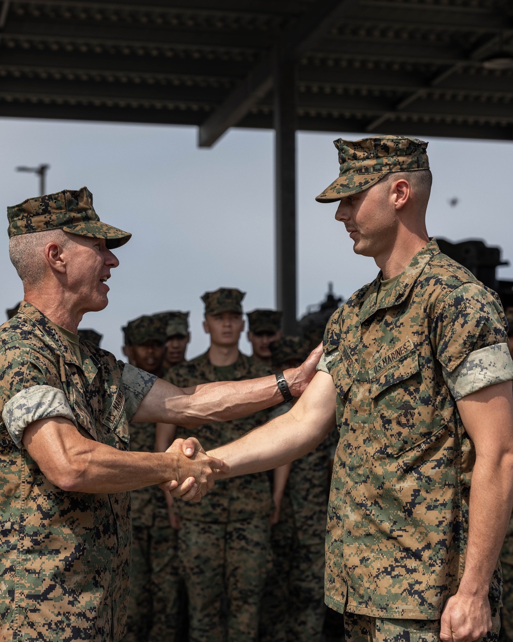 Commandant of the Marine Corps visits 3rd AA Bn.