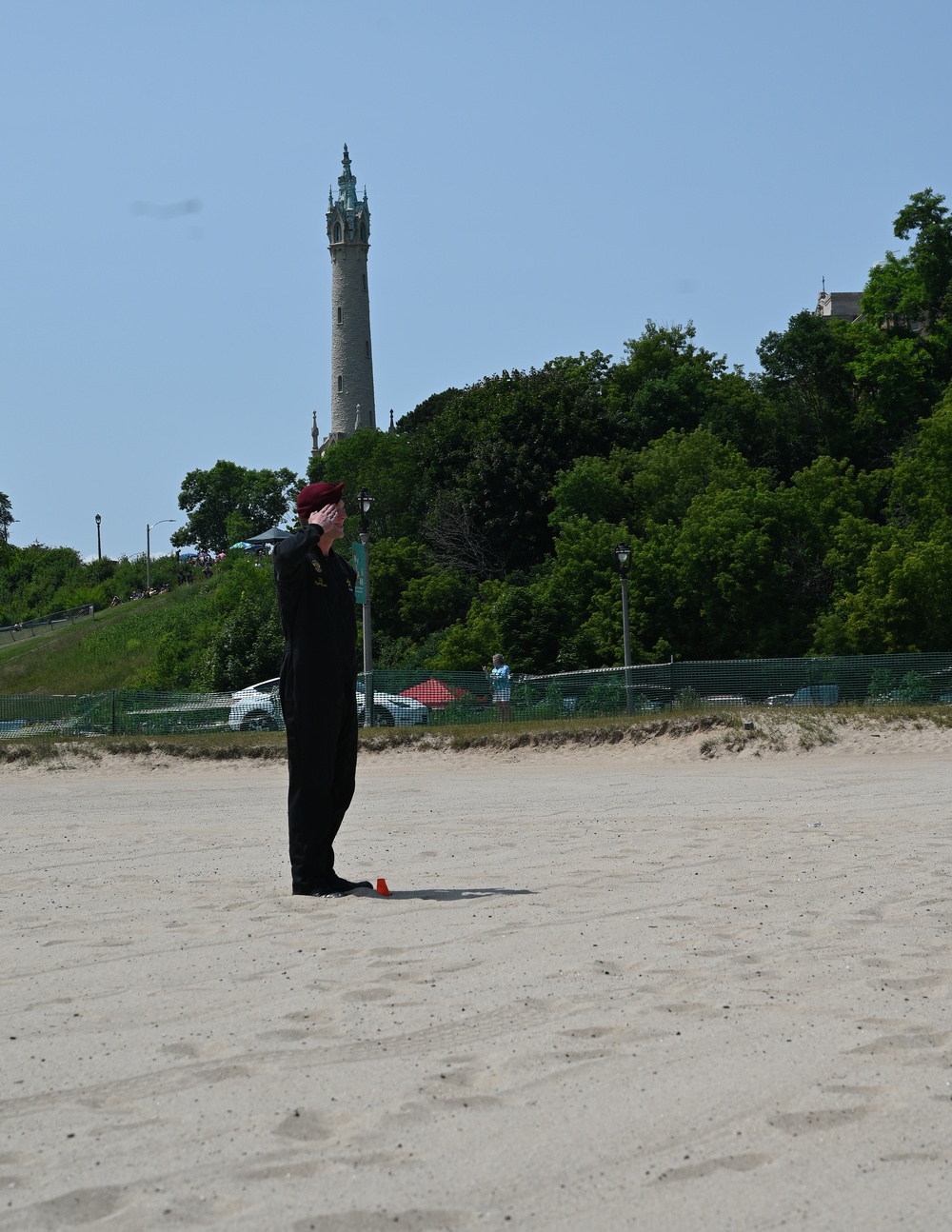 Golden Knights perform at the Milwaukee Air &amp; Sea Show