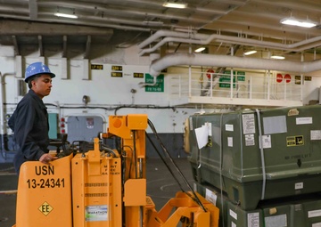 George Washington Conducts Ammo Onload