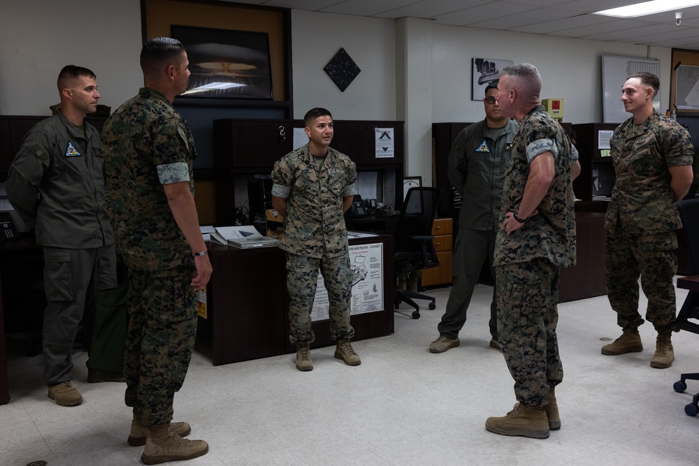 Commandant and Sergeant Major of the Marine Corps visit MCAS Yuma