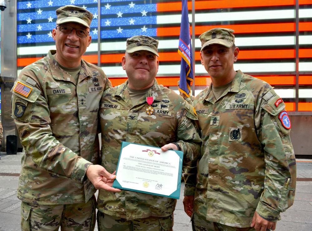 1st Recruiting Brigade hosts change of command in Times Square