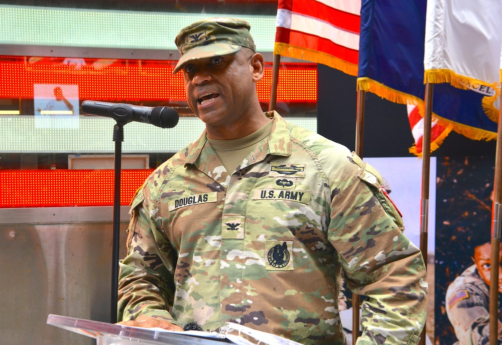 1st Recruiting Brigade hosts change of command in Times Square