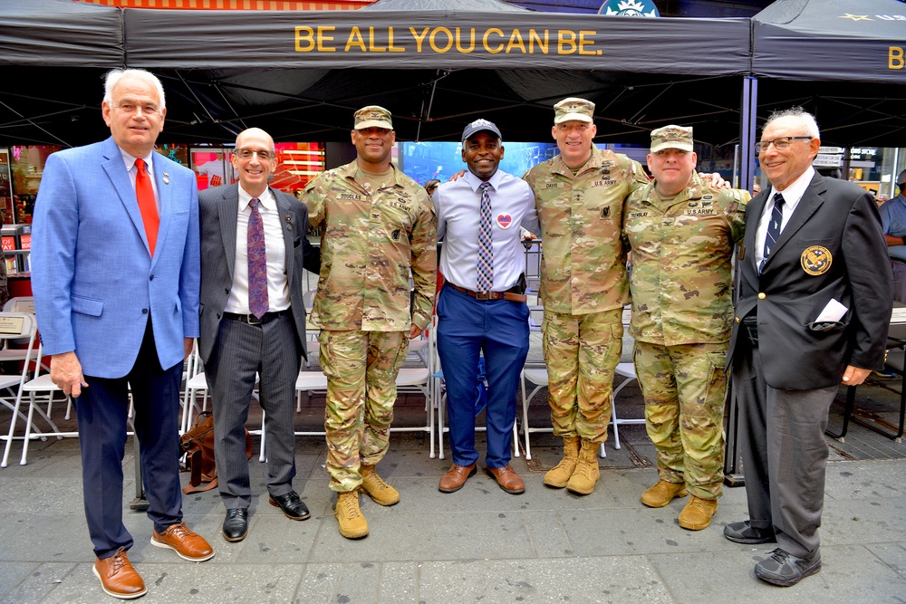 1st Recruiting Brigade hosts change of command in Times Square