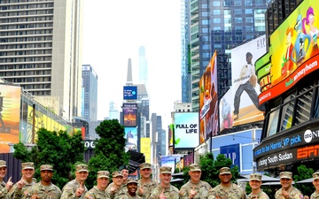 1st Recruiting Brigade hosts change of command in Times Square