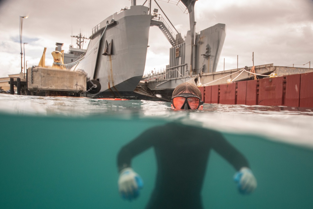 Army Divers Training During RIMPAC