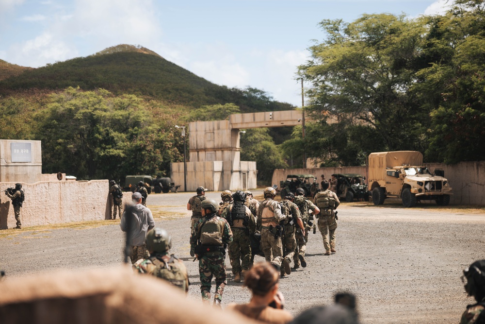 3d LCT conducts close-quarter battle training with NSW and partner forces during RIMPAC 2024