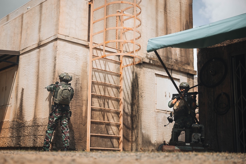 3d LCT conducts close-quarter battle training with NSW and partner forces during RIMPAC 2024