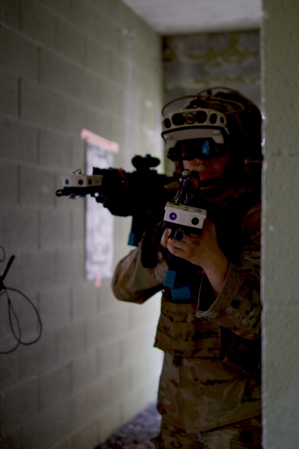 Soldiers Train with Squad Immersive Virtual Trainer