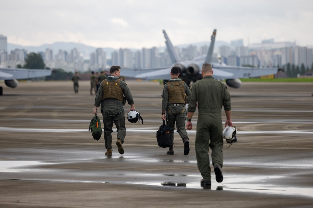 An Opportunity of a Lifetime | Marines with VMFA(AW)-224 Experience Flight in an F/A-18 Hornet During an Incentive Flight