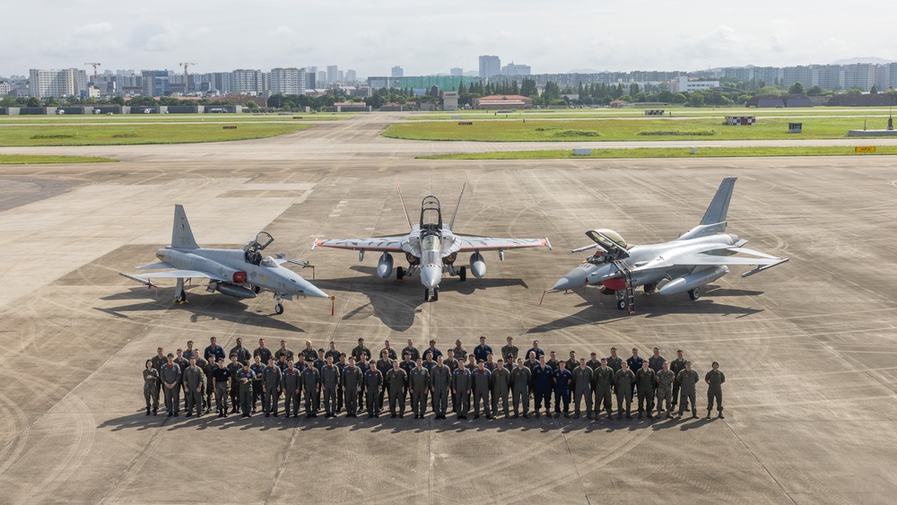 Stronger Together | U.S. Marines with VMFA(AW)-224 Take Group Photos with ROKAF 10th Air Wing on Suwon AB