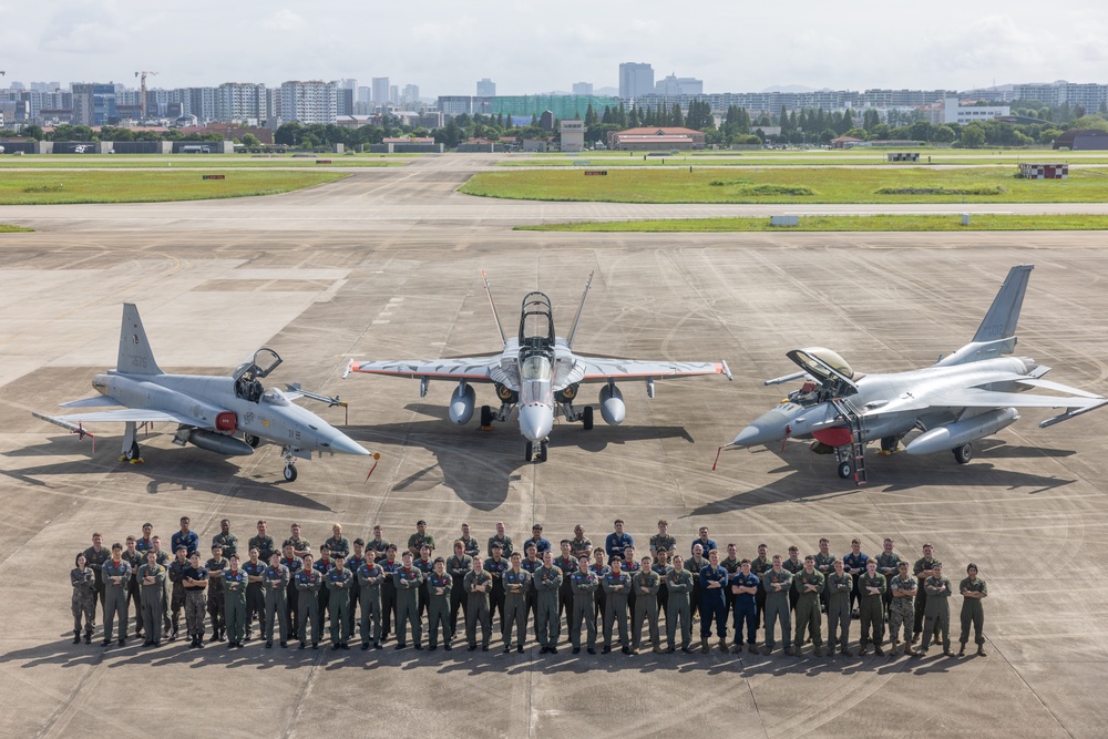 Stronger Together | U.S. Marines with VMFA(AW)-224 Take Group Photos with ROKAF 10th Air Wing on Suwon AB