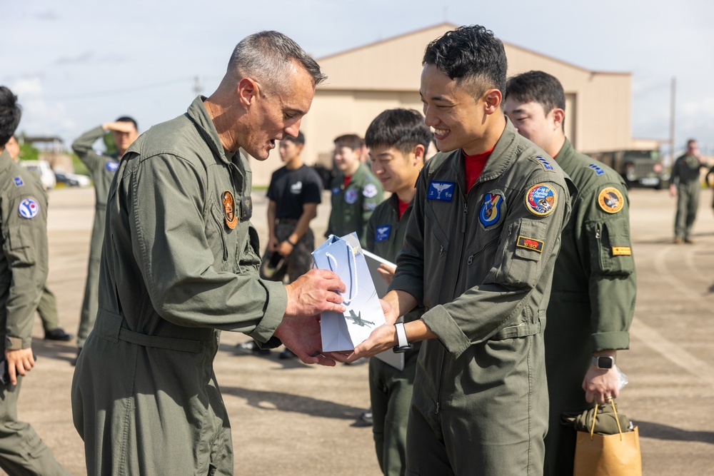 Stronger Together | U.S. Marines with VMFA(AW)-224 Take Group Photos with ROKAF 10th Air Wing on Suwon AB