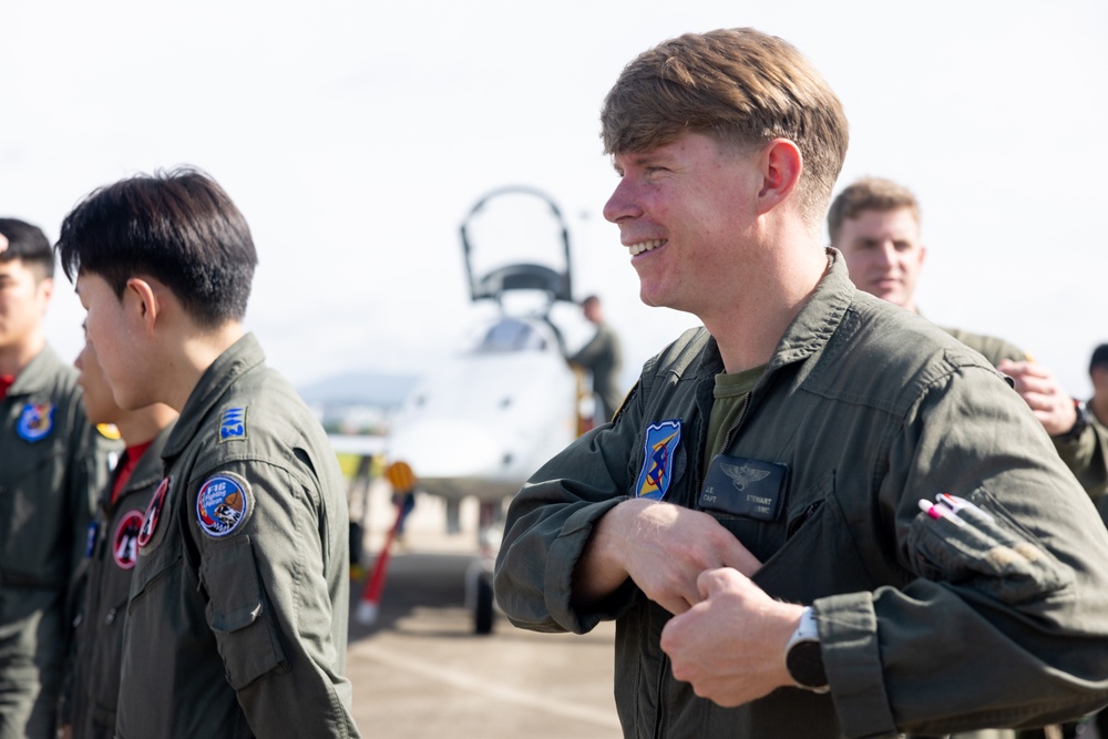 Stronger Together | U.S. Marines with VMFA(AW)-224 Take Group Photos with ROKAF 10th Air Wing on Suwon AB