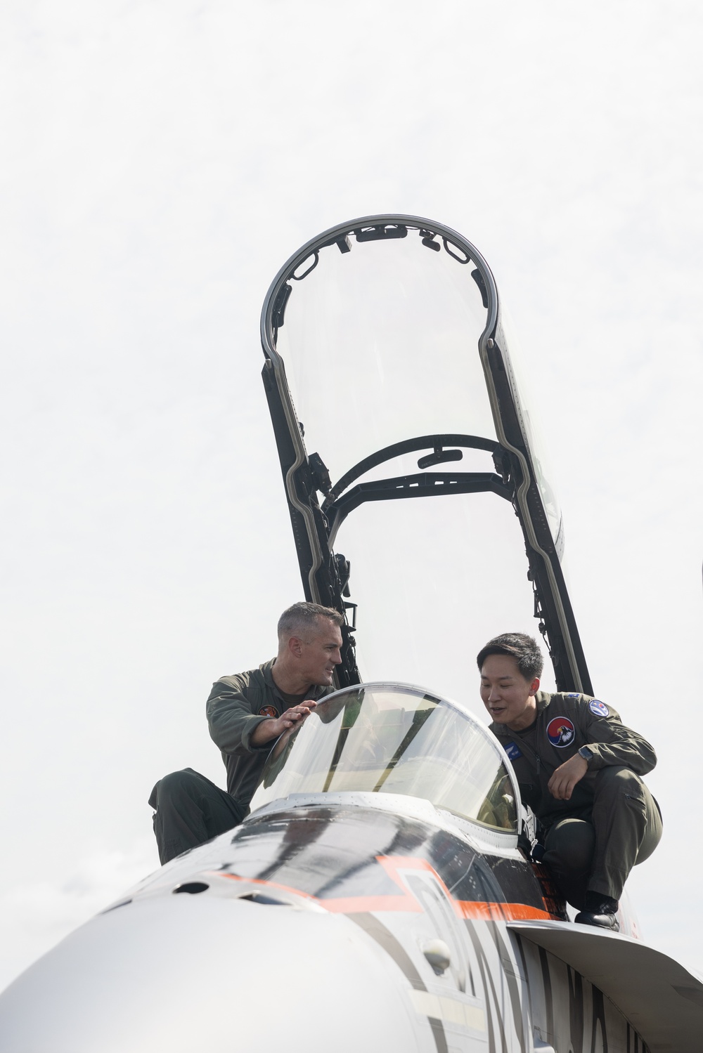 Stronger Together | U.S. Marines with VMFA(AW)-224 Take Group Photos with ROKAF 10th Air Wing on Suwon AB