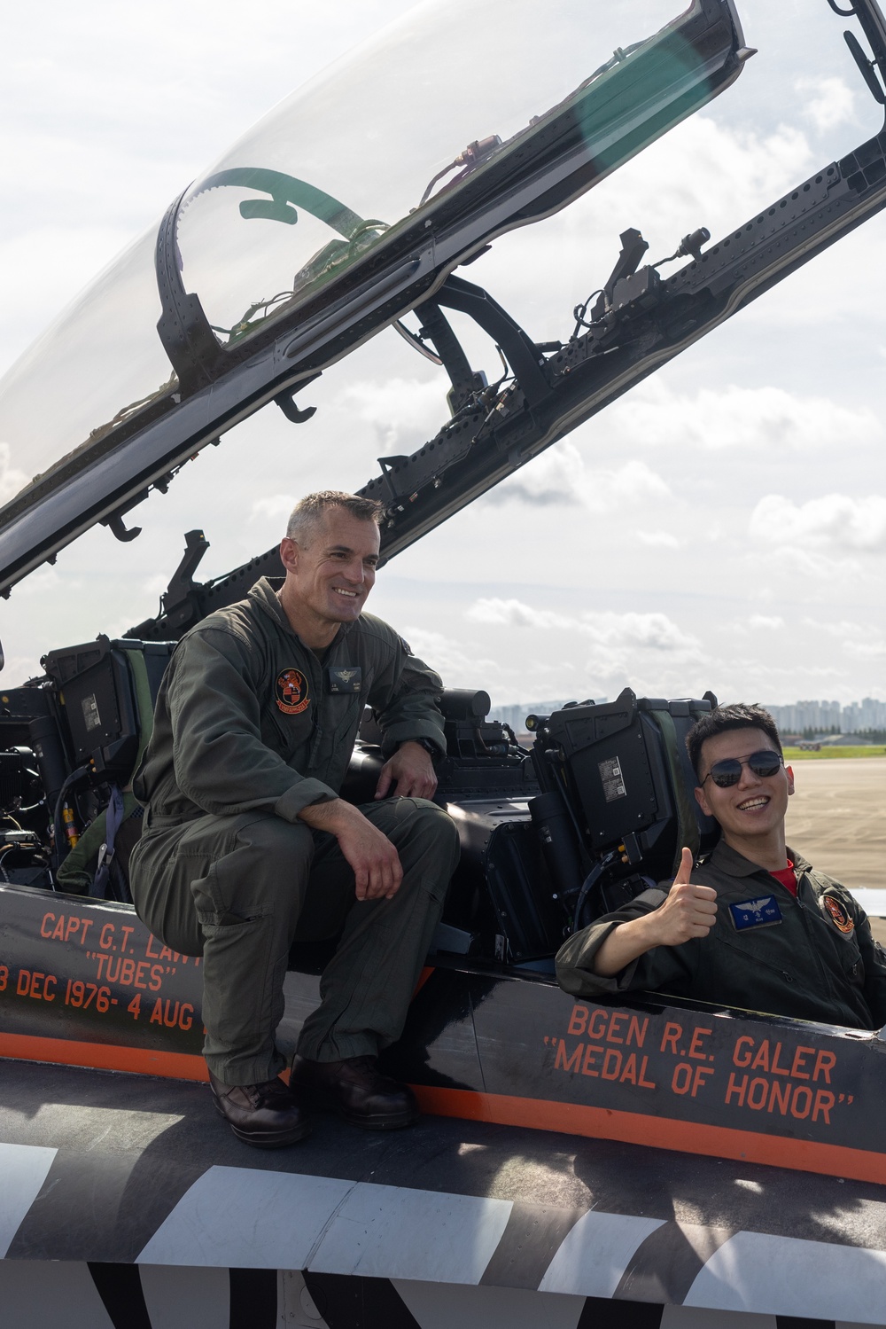 Stronger Together | U.S. Marines with VMFA(AW)-224 Take Group Photos with ROKAF 10th Air Wing on Suwon AB