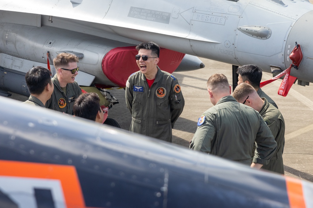 Stronger Together | U.S. Marines with VMFA(AW)-224 Take Group photos with ROKAF 10th Air Wing on Suwon AB