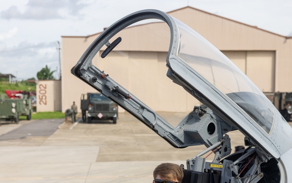 Stronger Together | U.S. Marines with VMFA(AW)-224 Take Group Photos with ROKAF 10th Air Wing on Suwon AB