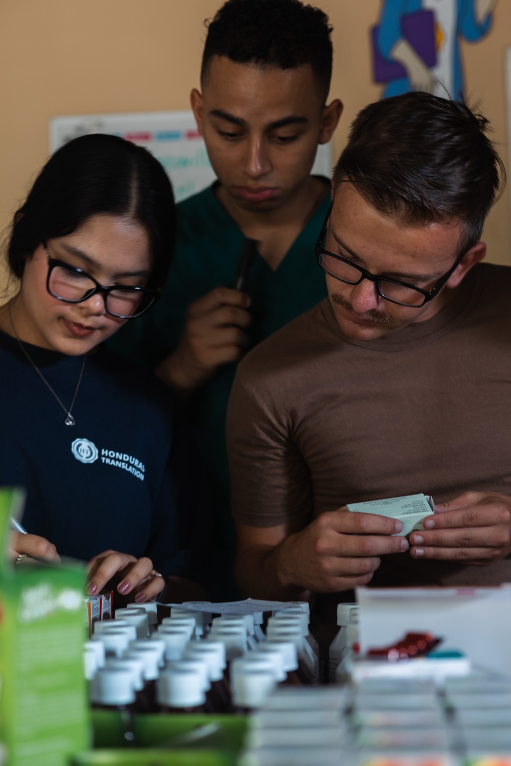 Continuing Promise 2024 personnel collaborate with Fuerza Naval de Honduras and Honduran medical professionals in Puerto Cortés, Honduras