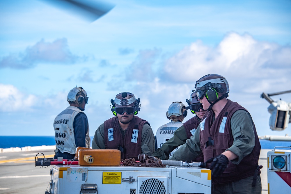 DVIDS - Images - MV-22B Flight Operations Aboard USS America (LHA 6 ...