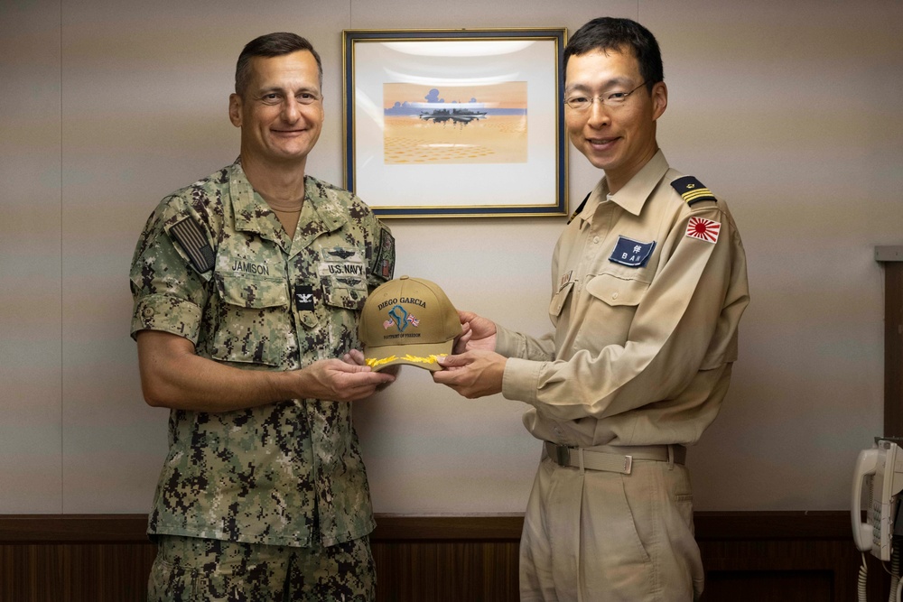 JS Sazanami (DD-113) arrives in Diego Garcia