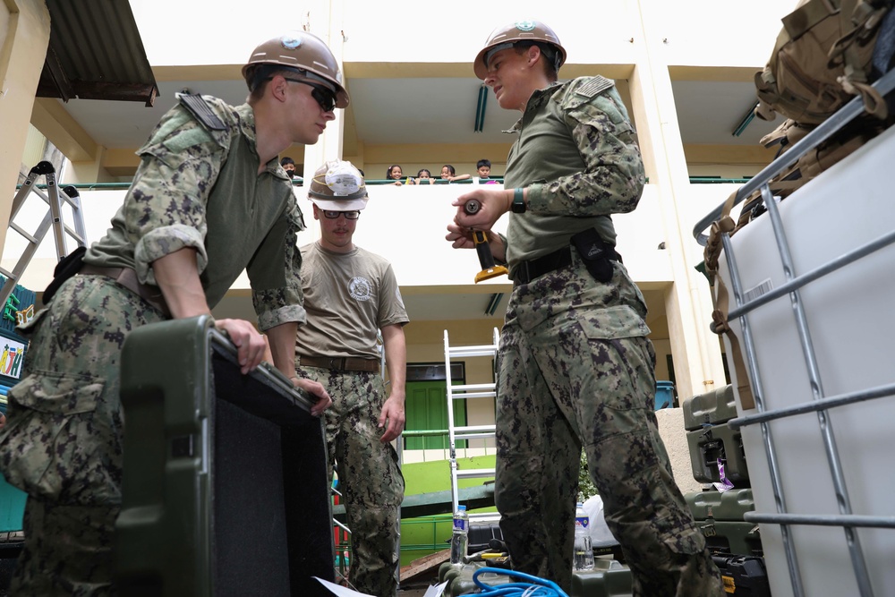Pacific Partnership Starts Engineering Project at Legazpi Port Elementary