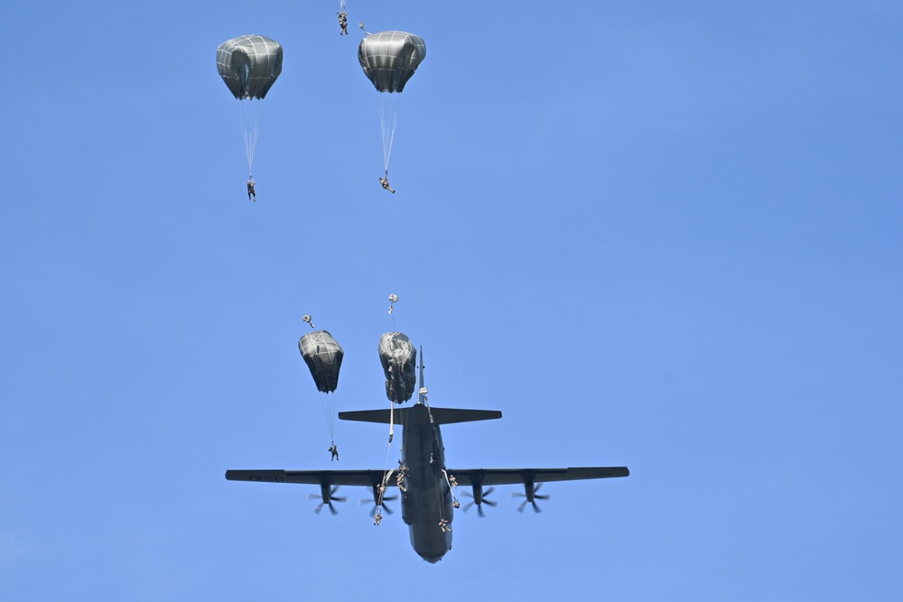 Sky Soldiers conduct Airborne Ops