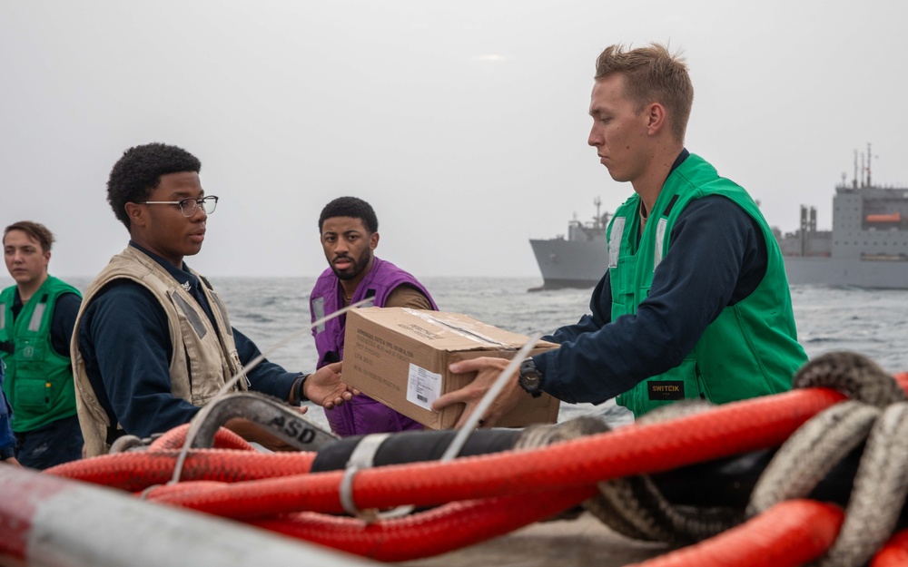 USS Russell Conducts a VERTREP with USNS Alan Shepard