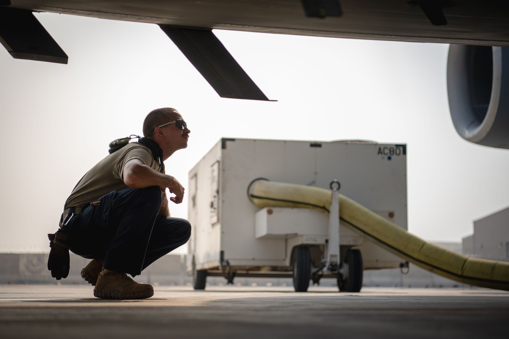 167th EAS C-17s connect CENTCOM