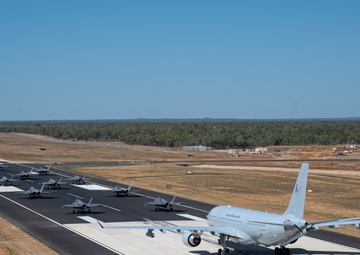 USAF; RAAF demonstrate show of force during Elephant Walk
