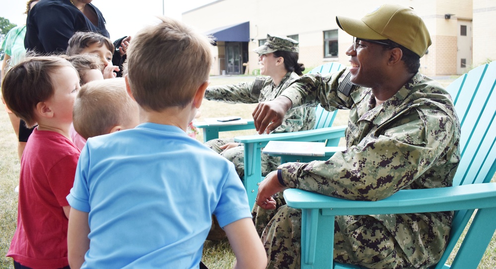 International Day of Friendship reading time at the the CDC