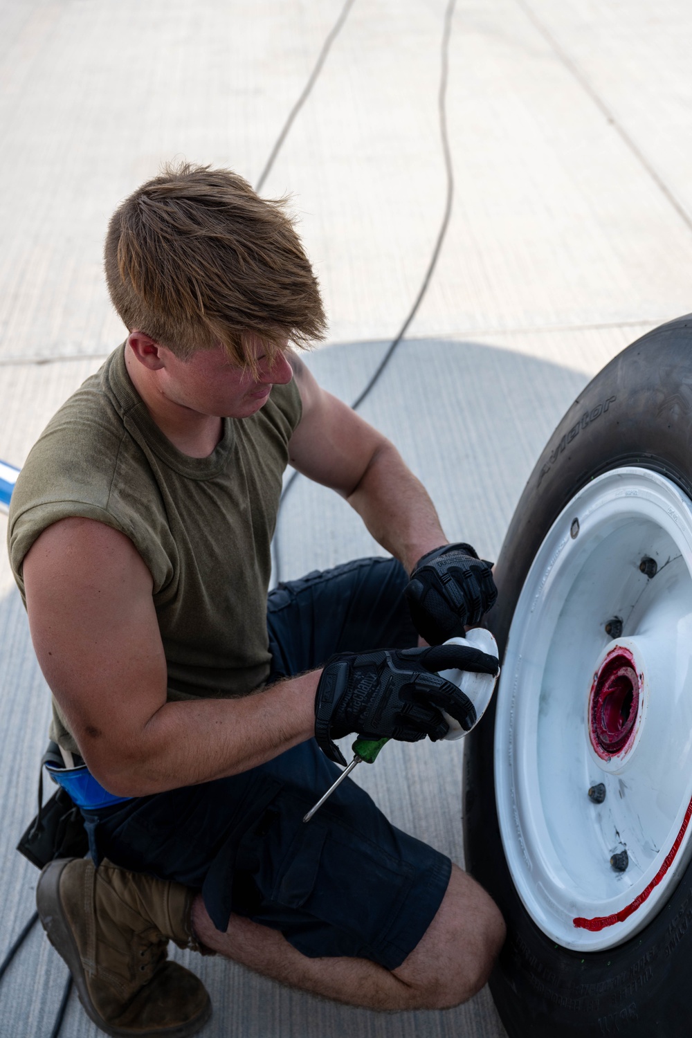 KC-135 tire swaps