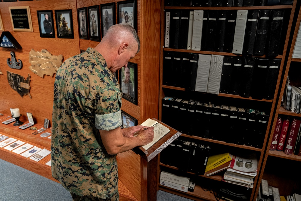 Commandant, Gen. Eric M. Smith and Sergeant Major of the Marine Corps, Sgt Maj. Carlos A. Ruiz visit Marine Corps Air Station Yuma