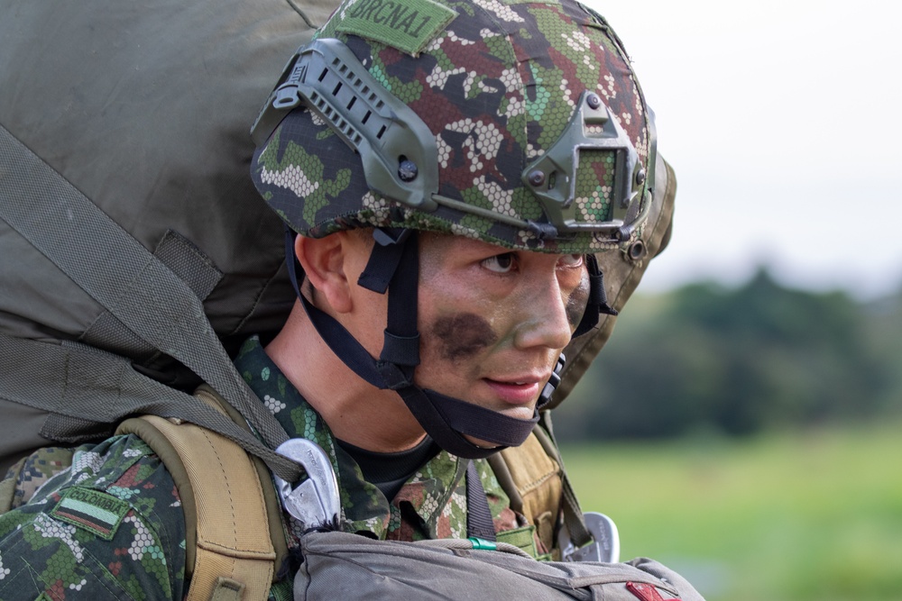 US, Colombian paratroopers jump in to HYDRA III