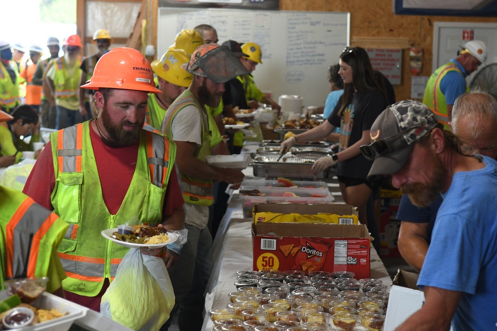 U.S. Army Corps of Engineers and Kentucky Lock contractor celebrate safety milestone