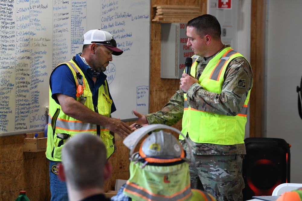 U.S. Army Corps of Engineers and Kentucky Lock contractor celebrate safety milestone