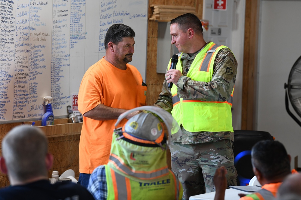 U.S. Army Corps of Engineers and Kentucky Lock contractor celebrate safety milestone