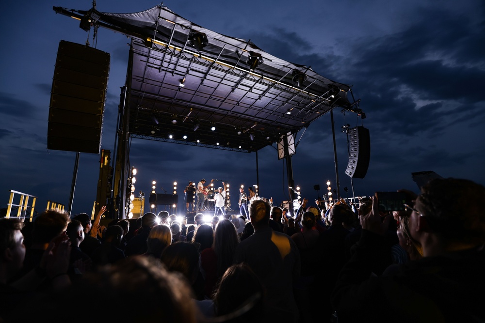 USS Gerald R. Ford Hosts Country Music Band Old Dominion