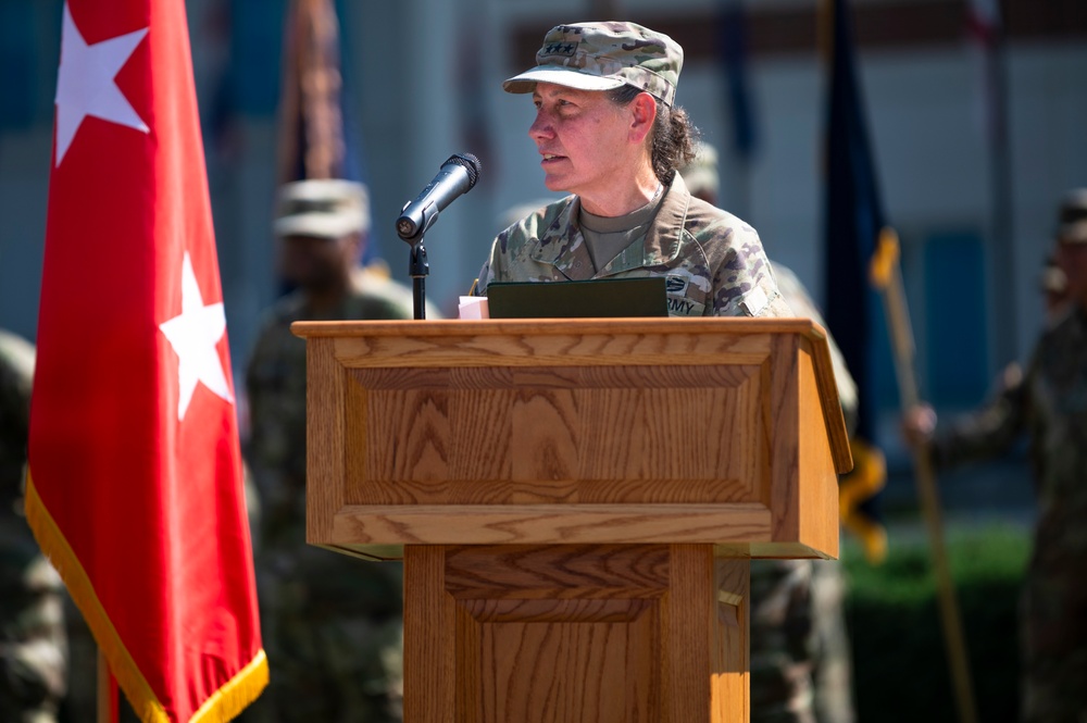 Lt. Gen Jody J. Daniels Relinquishes Command of U.S. Army Reserve Command