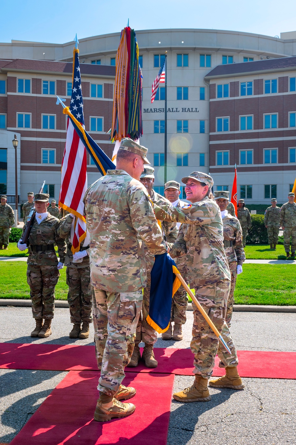 Lt. Gen Jody J. Daniels Relinquishes Command of U.S. Army Reserve Command