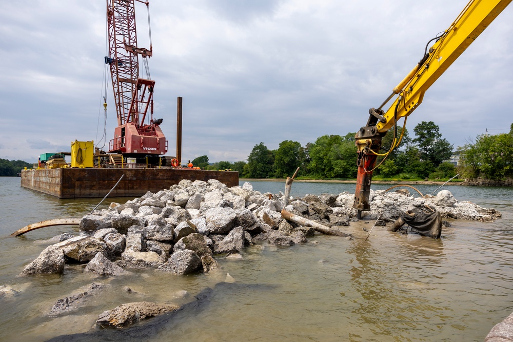 Clearing the way for navigation at Elizabeth