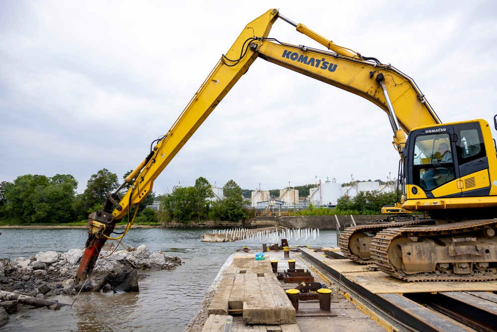 Clearing the way for navigation at Elizabeth