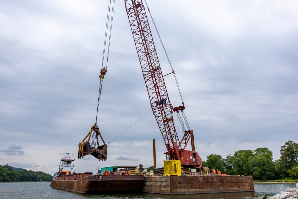 Clearing the way for navigation at Elizabeth