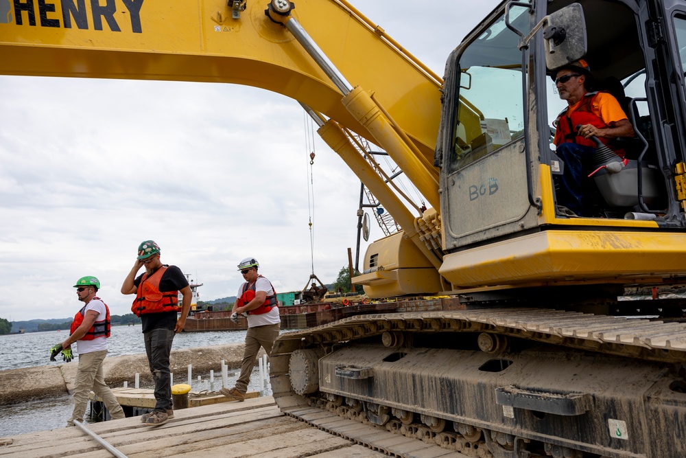 Clearing the way for navigation at Elizabeth