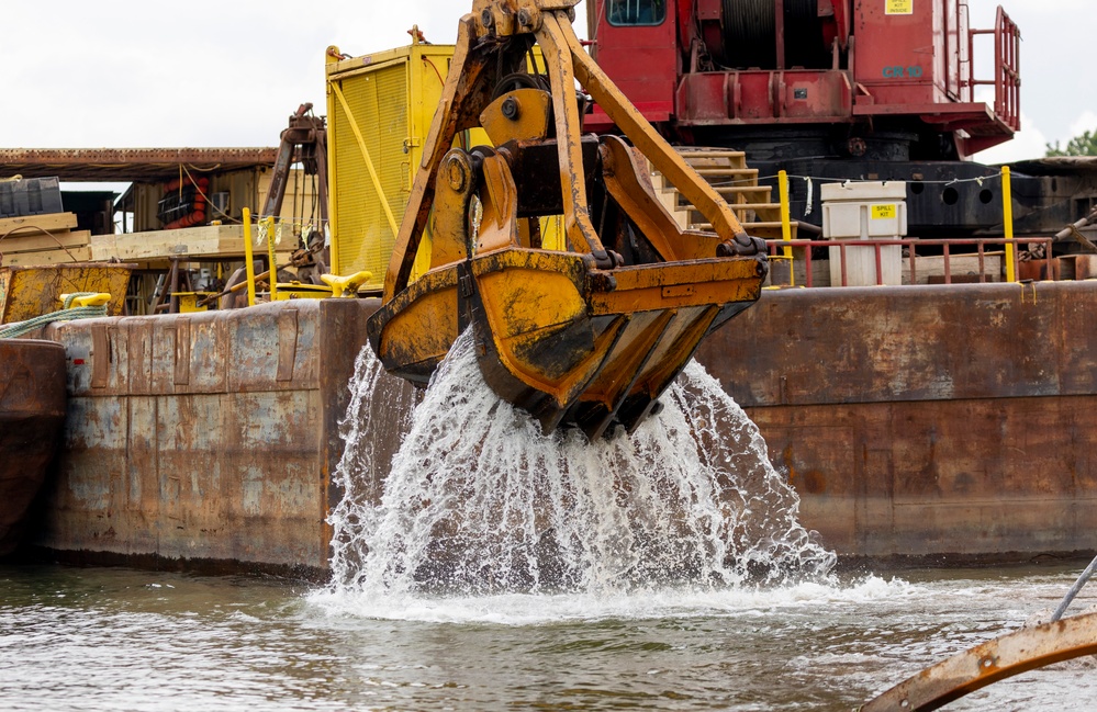 Clearing the way for navigation at Elizabeth