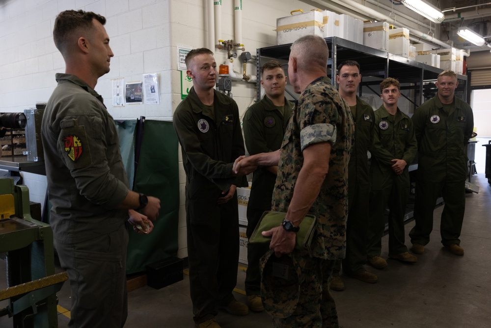 39th Commandant of the Marine Corps visits the Purple Foxes