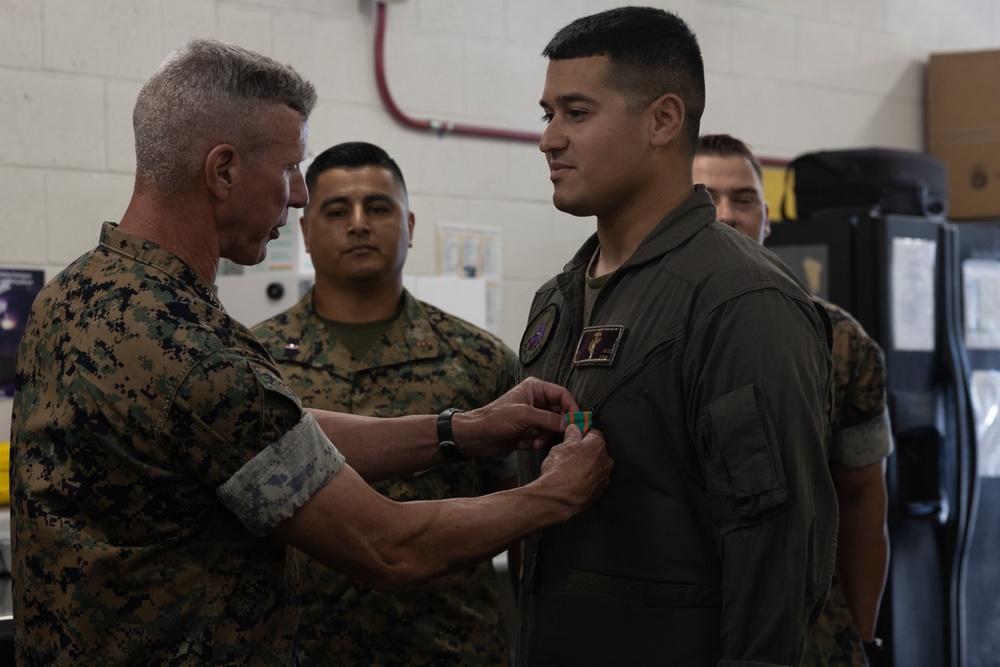 39th Commandant of the Marine Corps visits the Purple Foxes