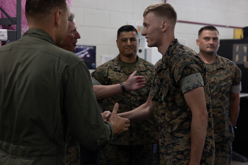 39th Commandant of the Marine Corps visits the Purple Foxes