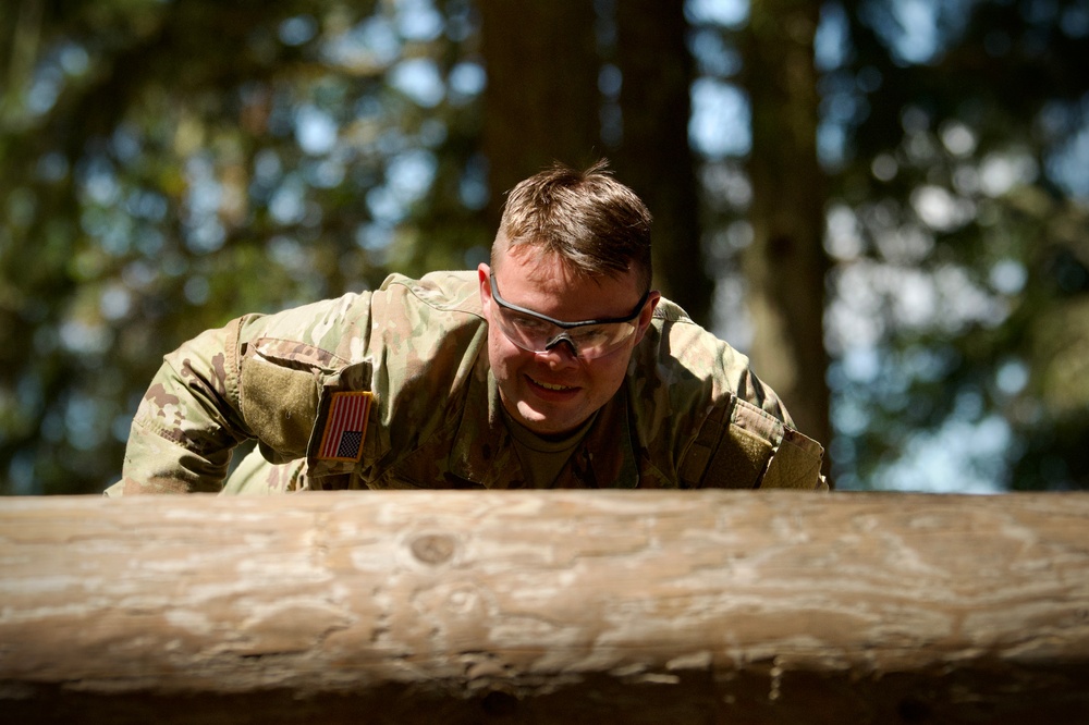 U.S. Army National Guard Officer Candidates brave obstacles at OCS Phase III