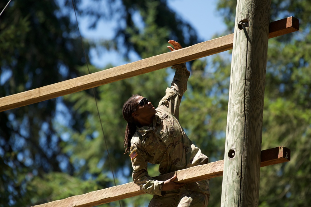 U.S. Army National Guard Officer Candidates brave obstacles at OCS Phase III