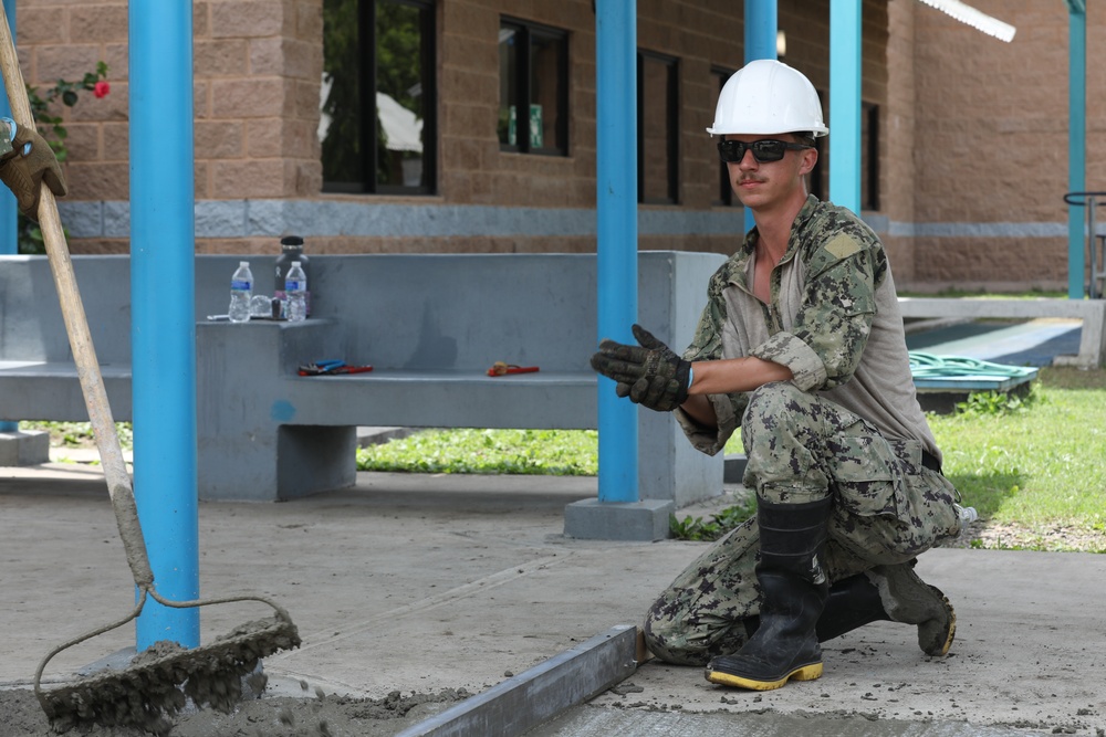 Seabees Work at Ciudad Mujer